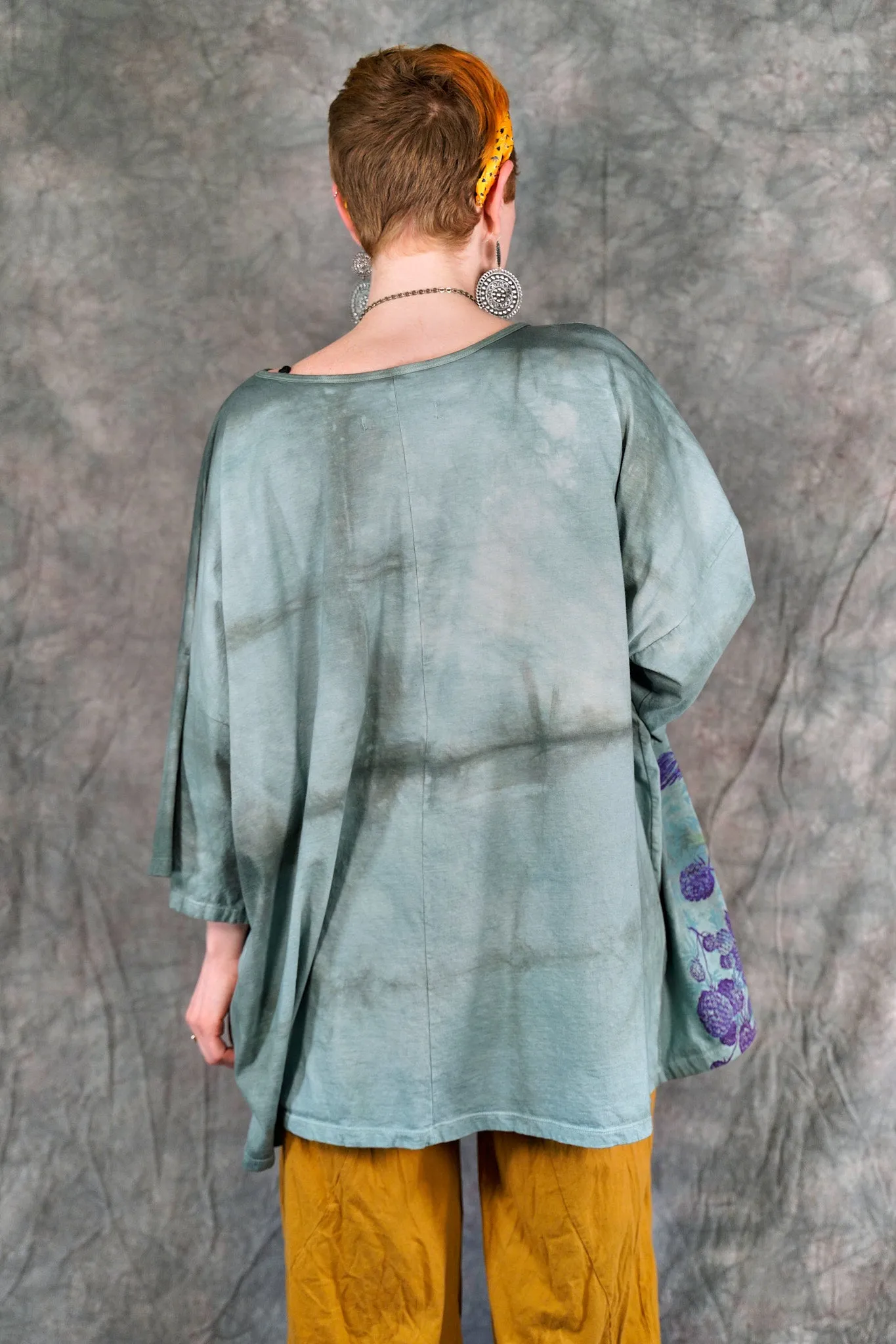 1236HD Line Tee Vintage Celadon Windows-P