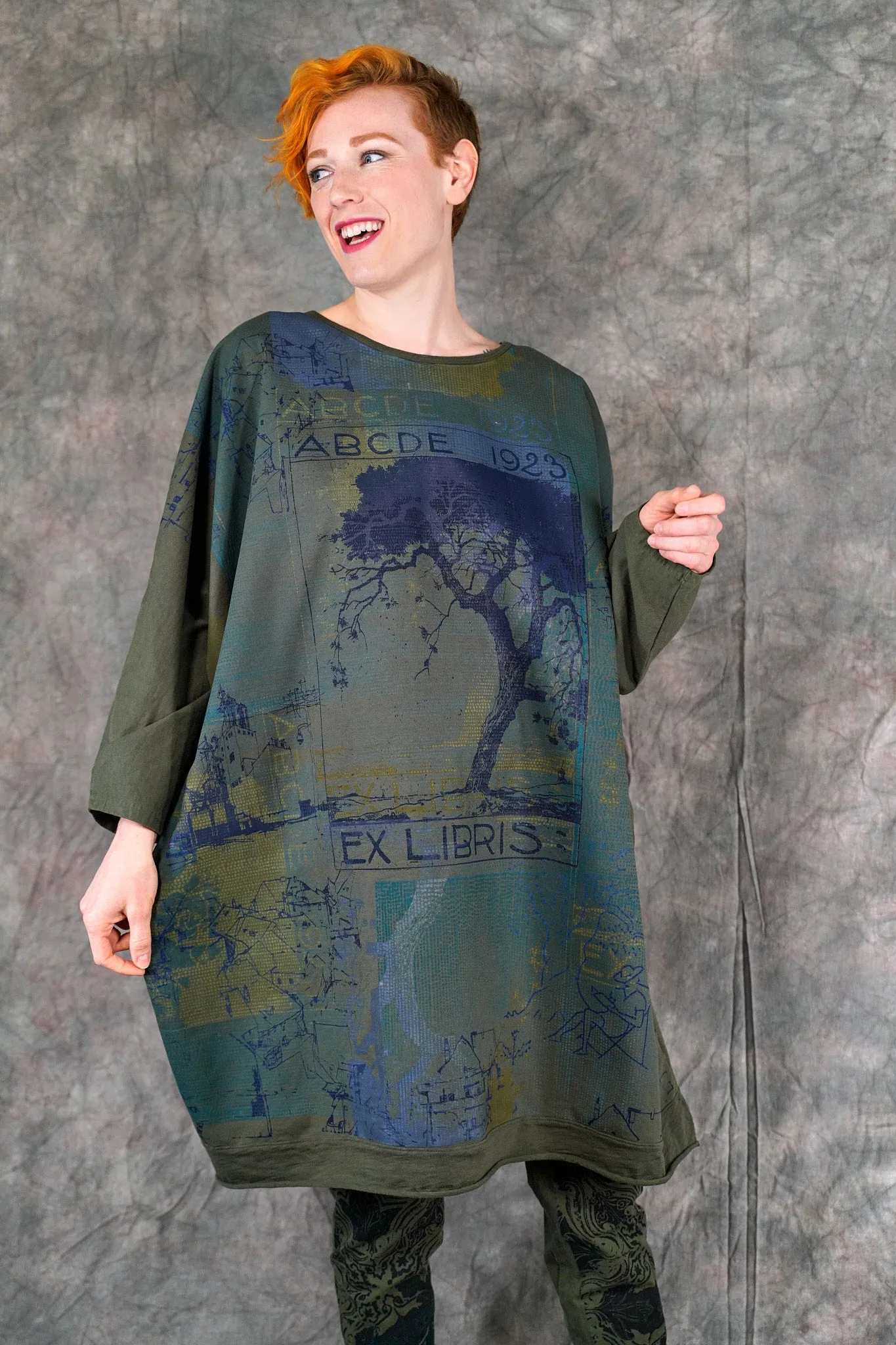 2354-2 Modern Sweatshirt Shadow Garden-P
