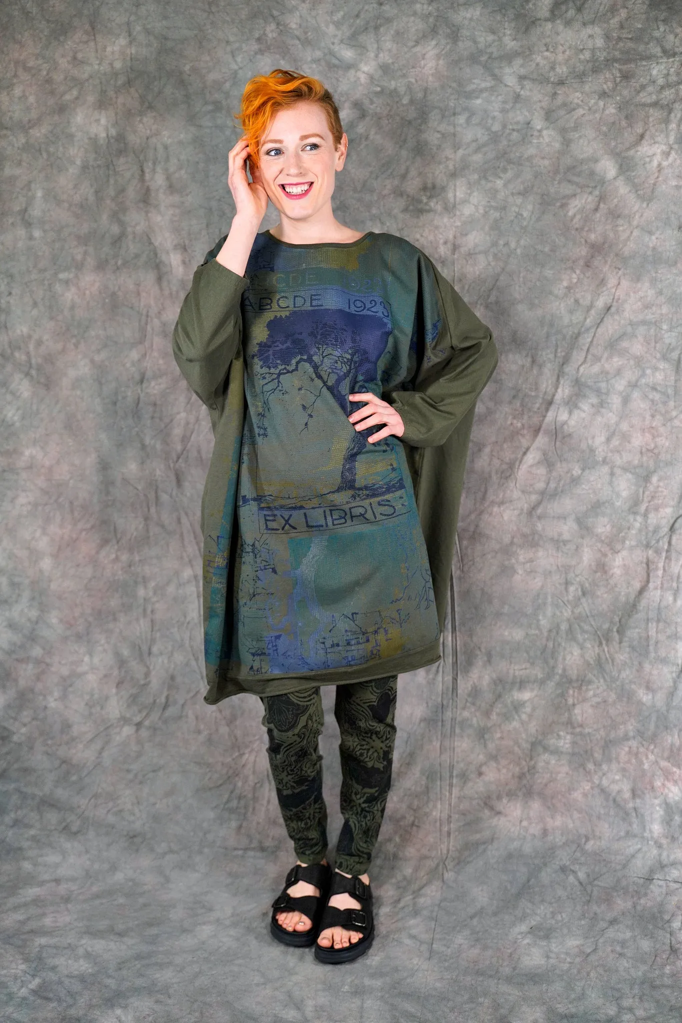 2354-2 Modern Sweatshirt Shadow Garden-P
