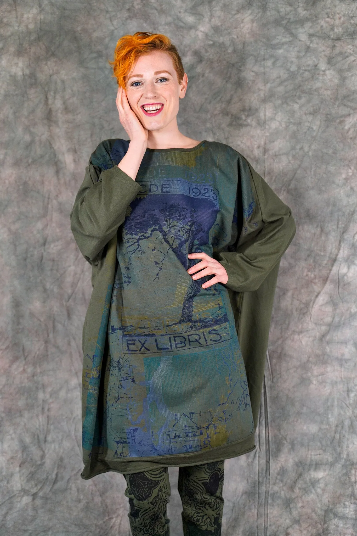 2354-2 Modern Sweatshirt Shadow Garden-P