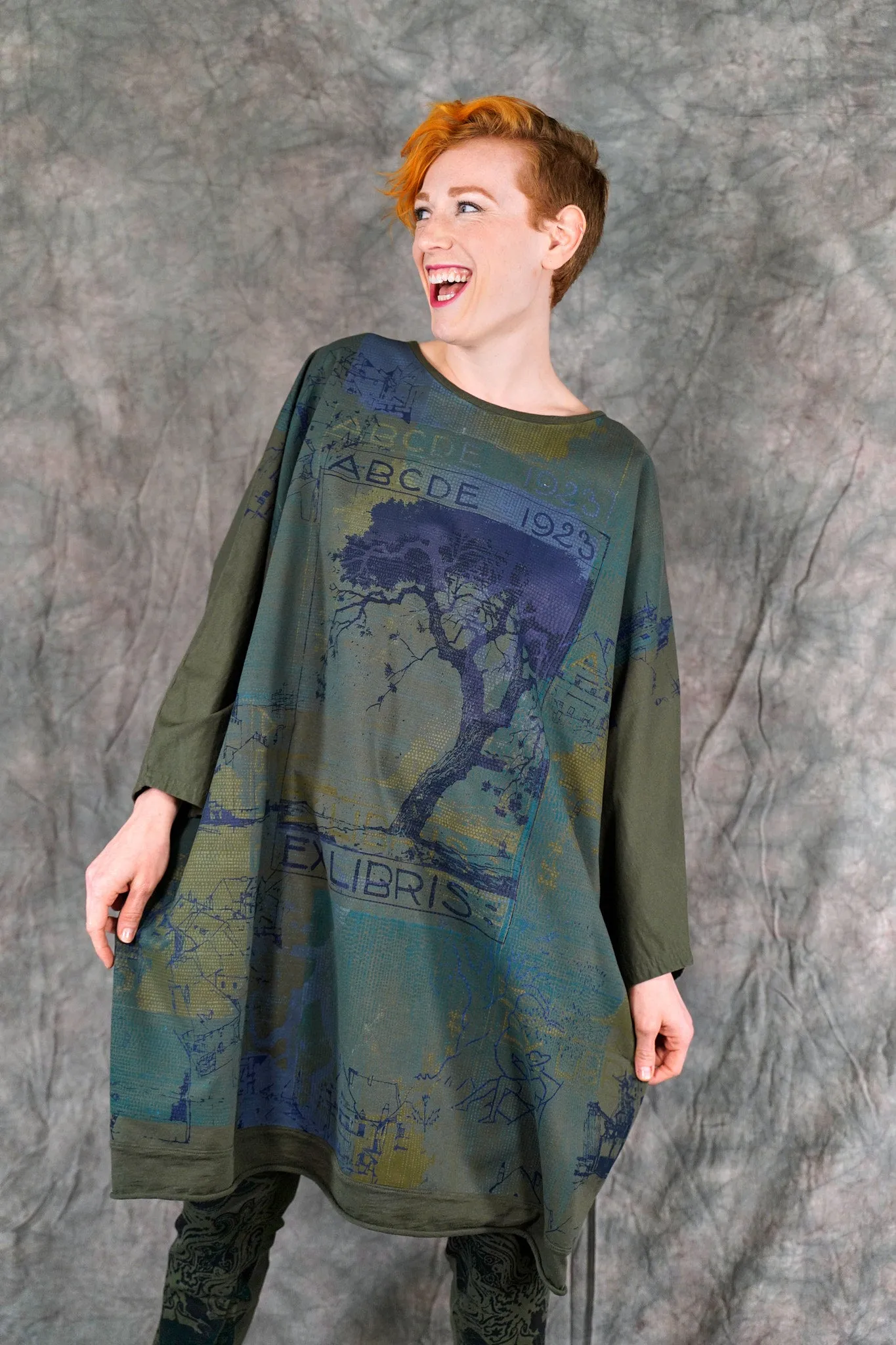 2354-2 Modern Sweatshirt Shadow Garden-P