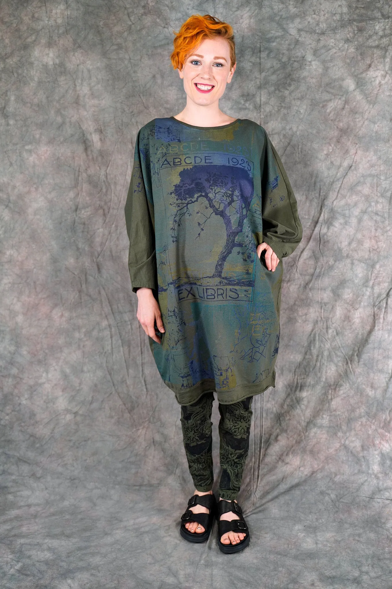 2354-2 Modern Sweatshirt Shadow Garden-P