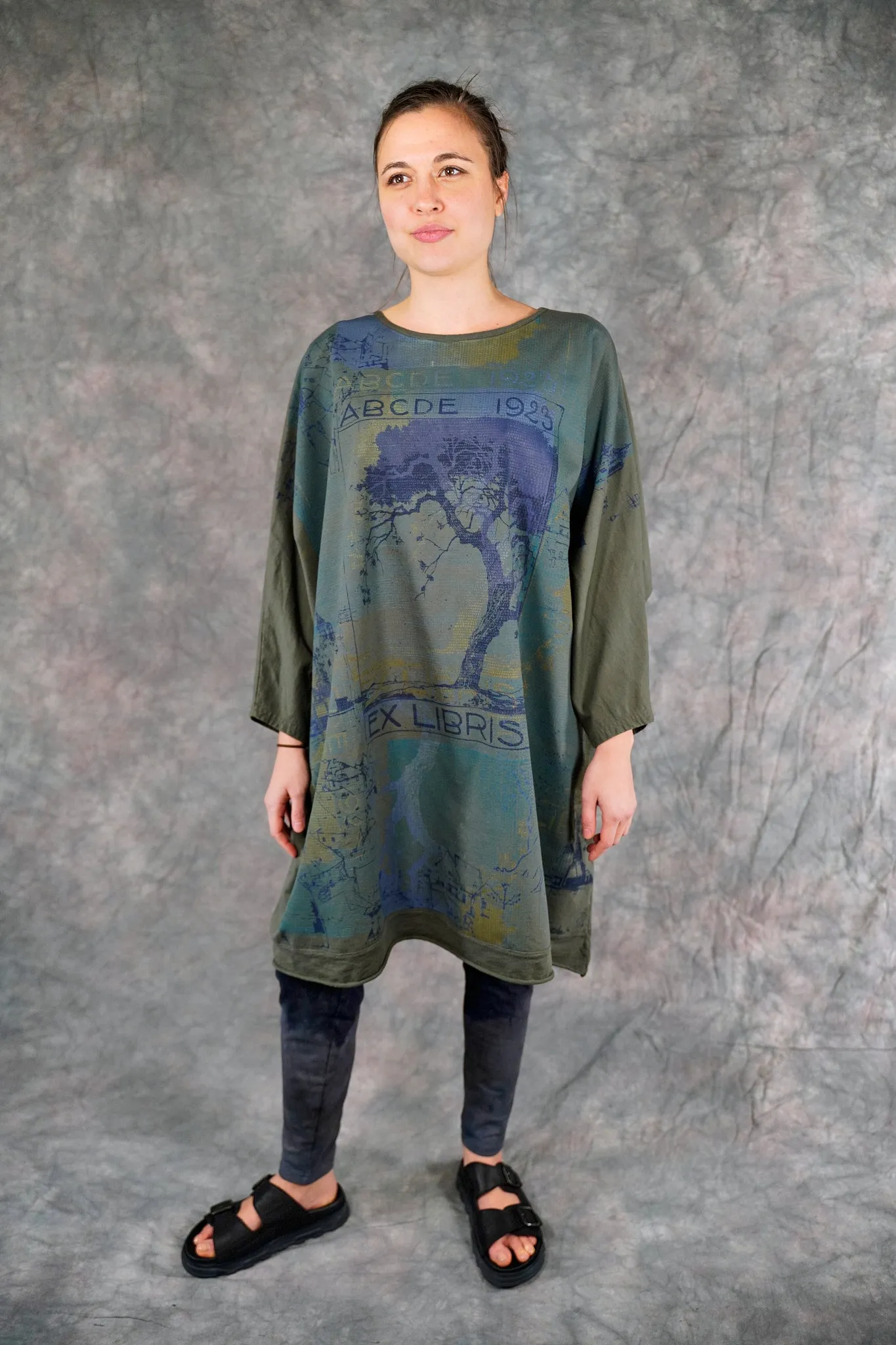 2354-2 Modern Sweatshirt Shadow Garden-P