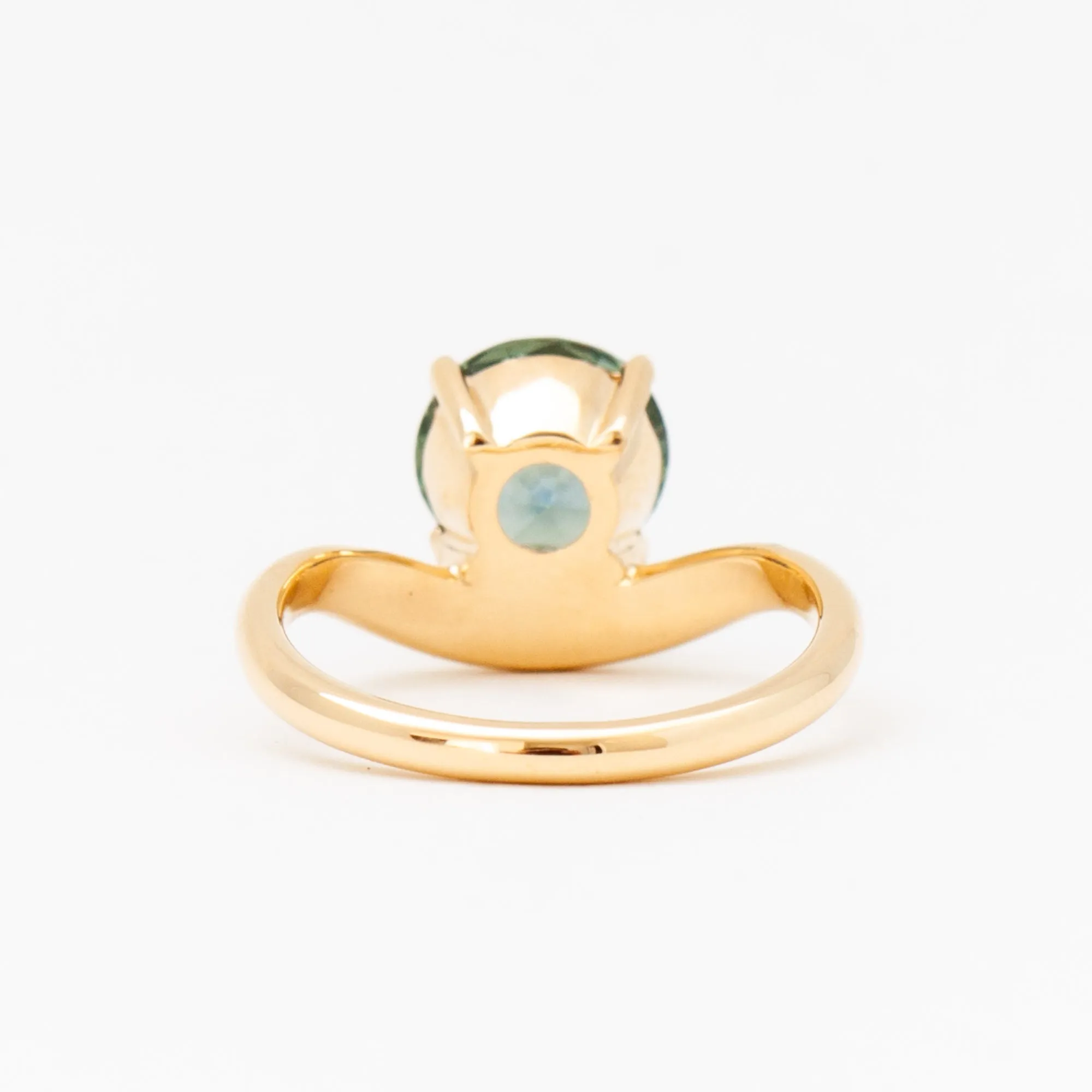 2.48 ct Round Brilliant Montana Sapphire Piscine Ring