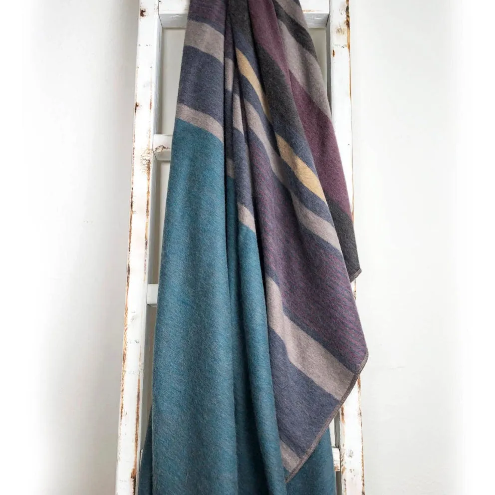 Alpaca Jade Throw