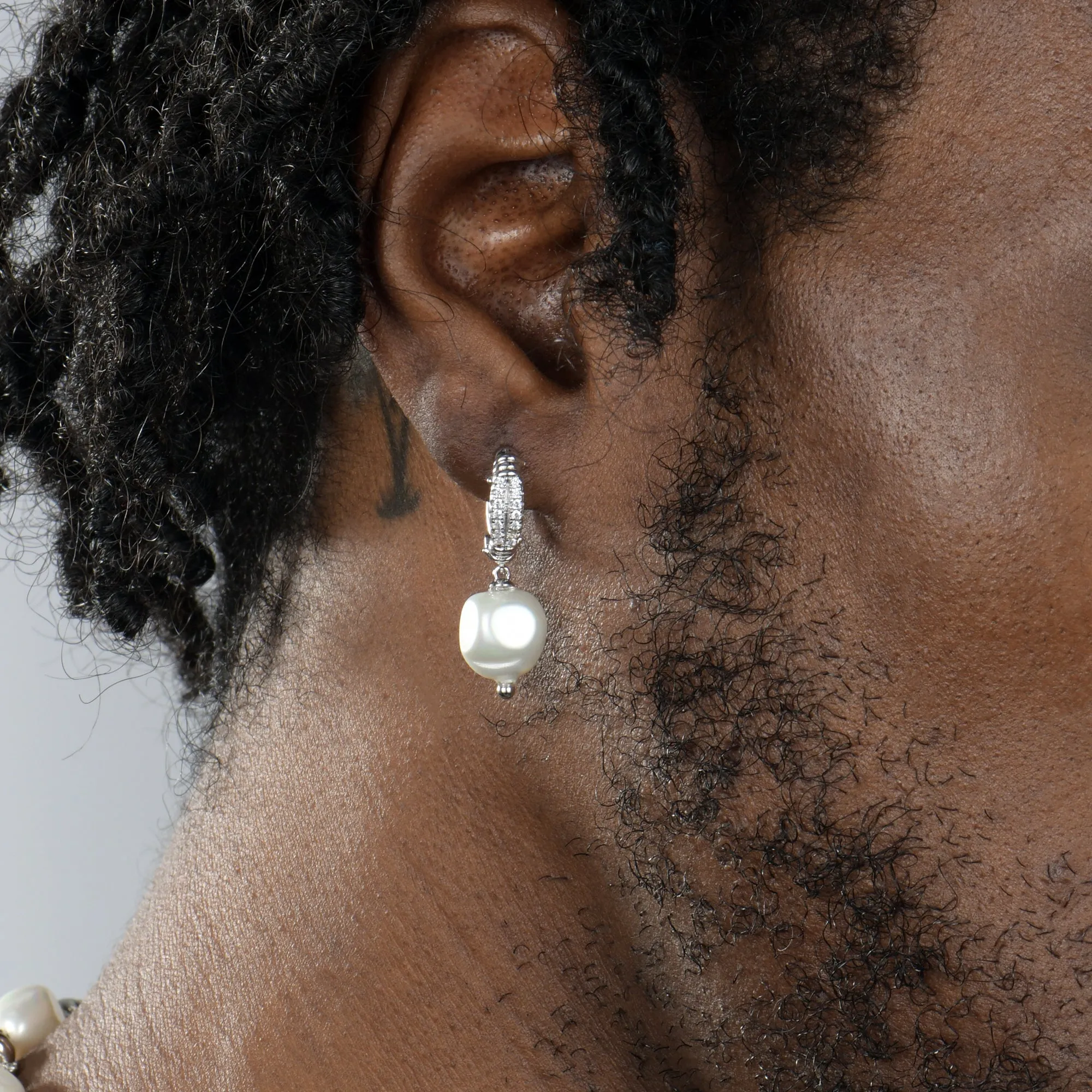 Barbed Wire Pearl Dangly Earring