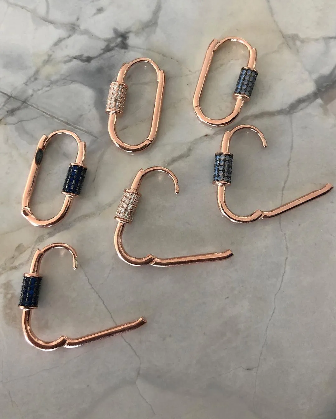 Cold Breeze U-Shaped Oval Hoop Earrings