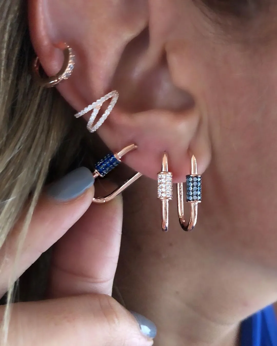 Cold Breeze U-Shaped Oval Hoop Earrings