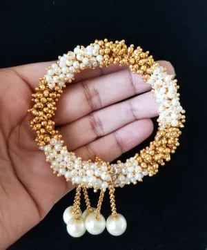 Eshriya and Sanjana A Antique Adjustable Bracelet With Gold Plating GL11