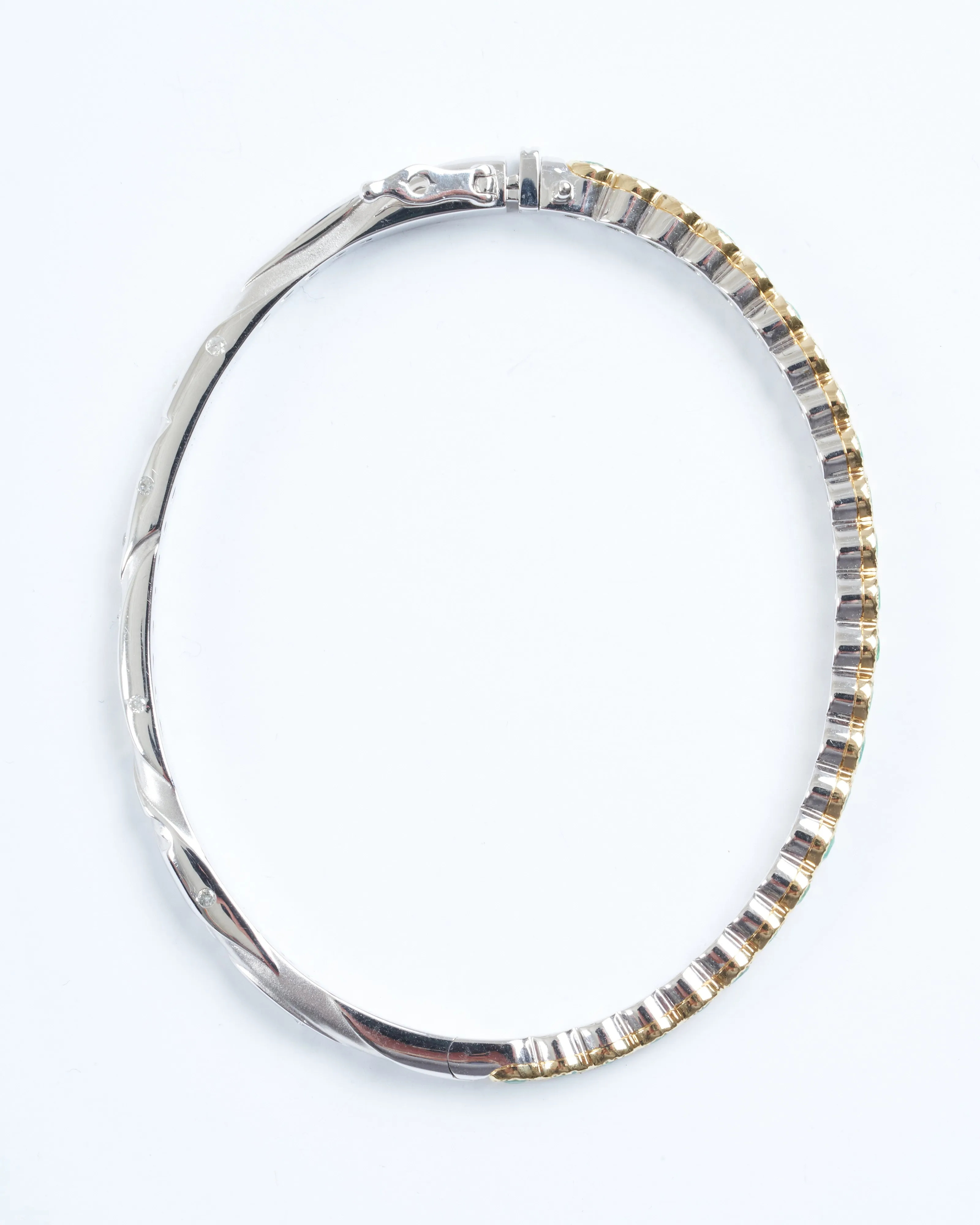 hammered emerald bezel bangle - gold/green