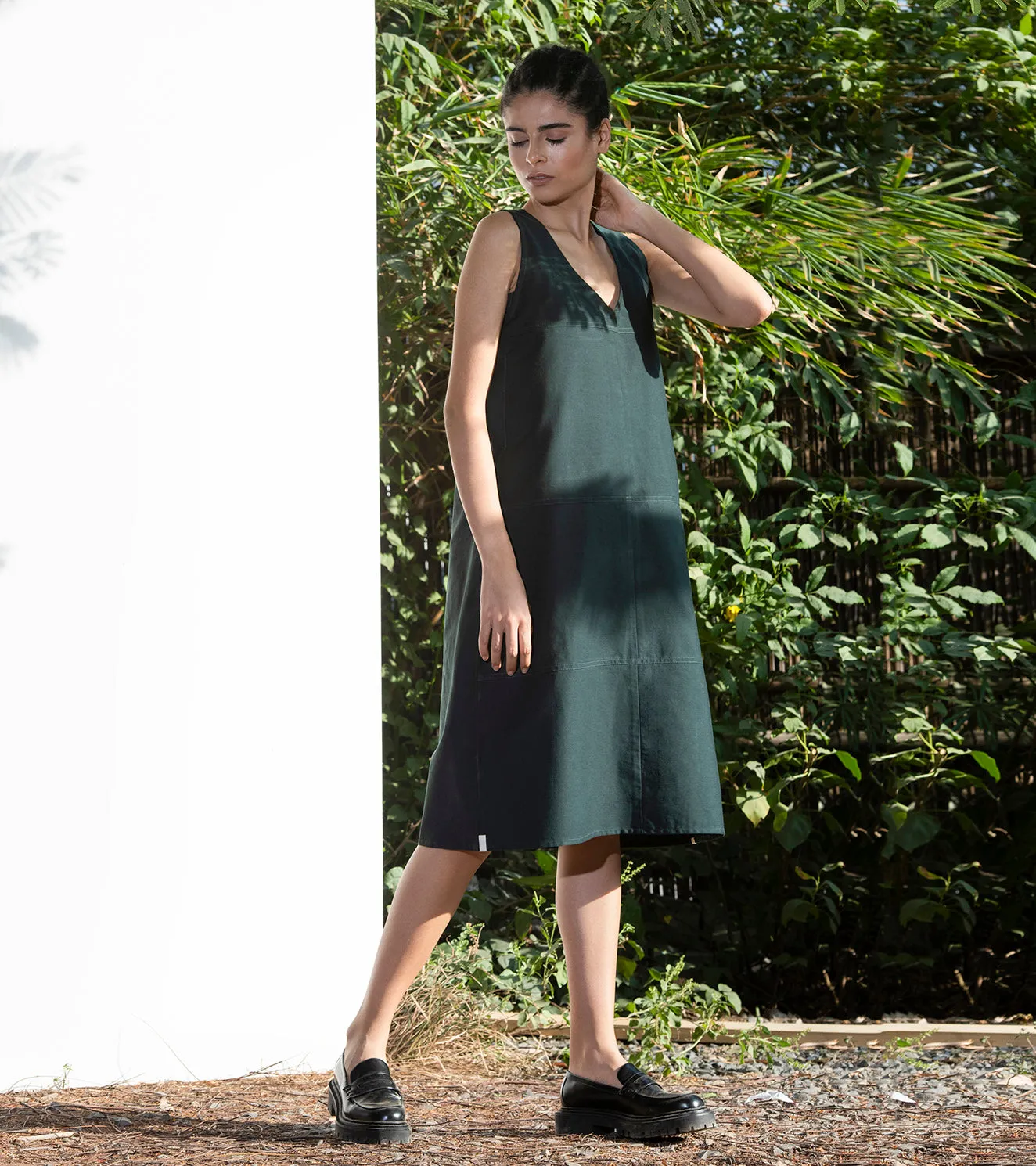 Khara Kapas Avenue Of Oak V-Neck Dress