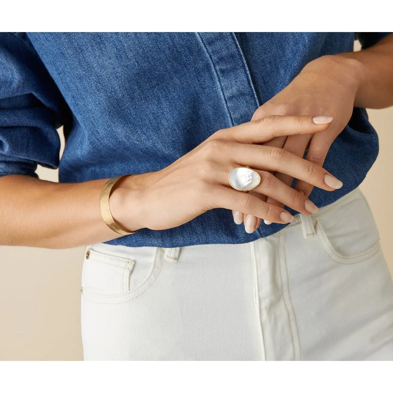Lunaria 18K Yellow Gold White Mother of Pearl Large Cocktail Ring