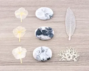Moonstone Palm Stone