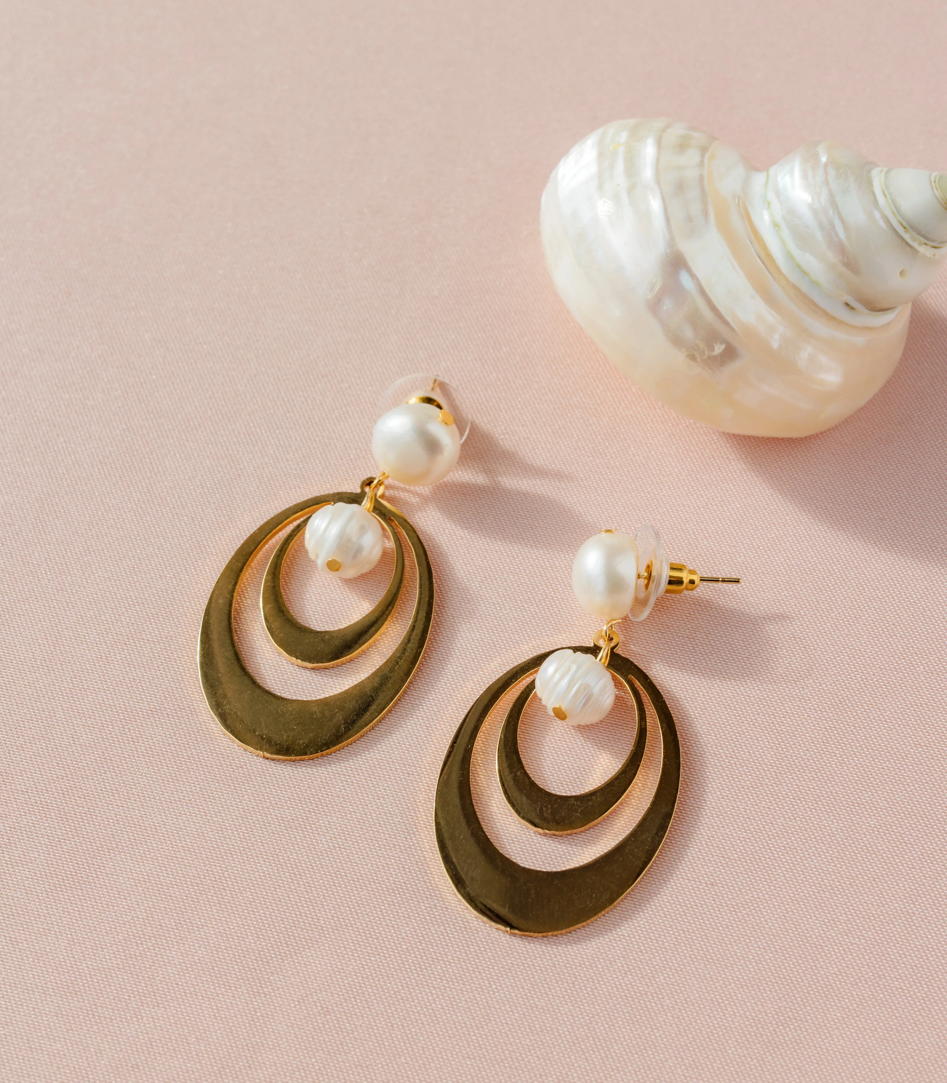 Ola Perla Wave Earrings