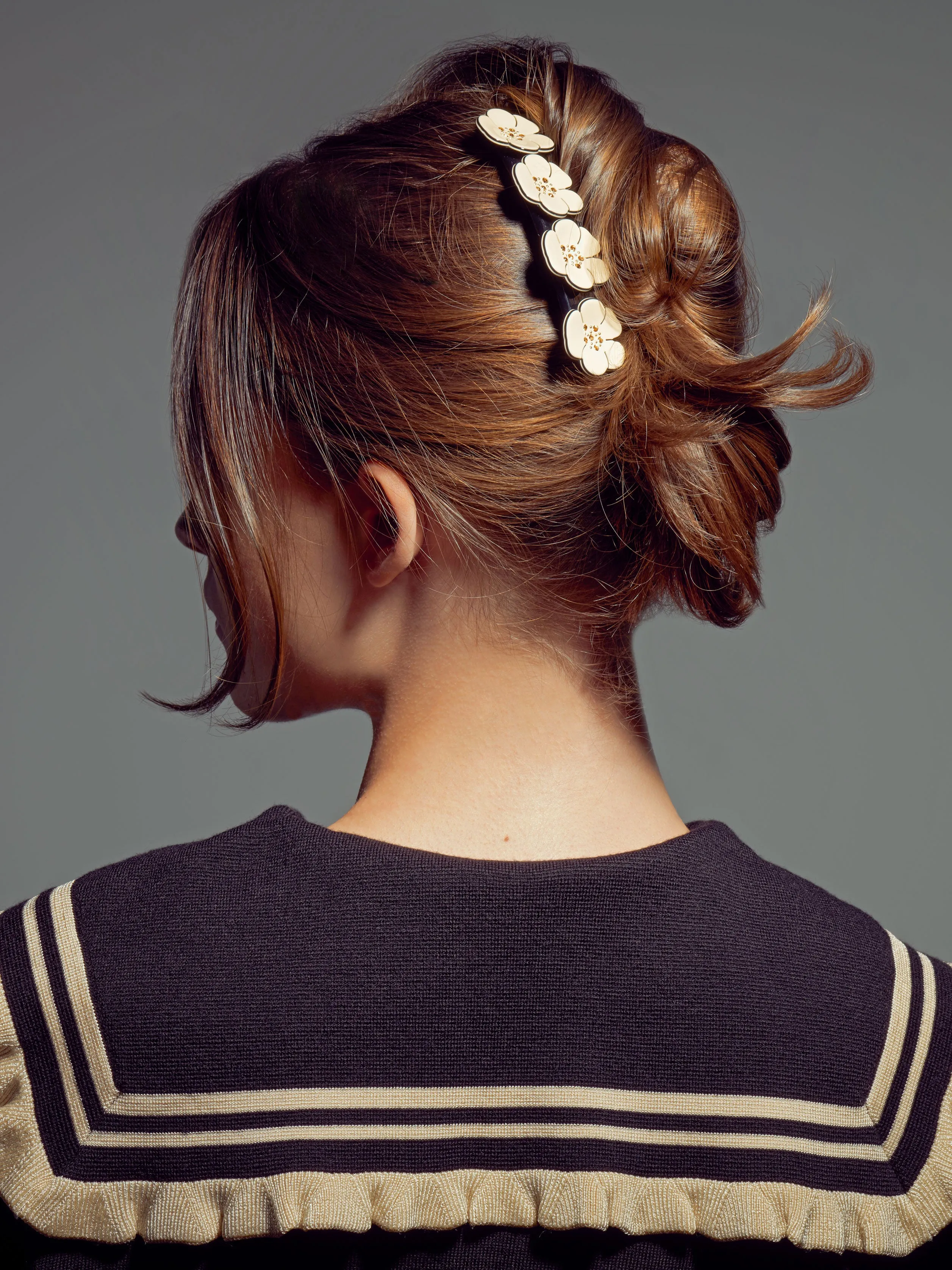Pearl Camellia French Black Twist Comb