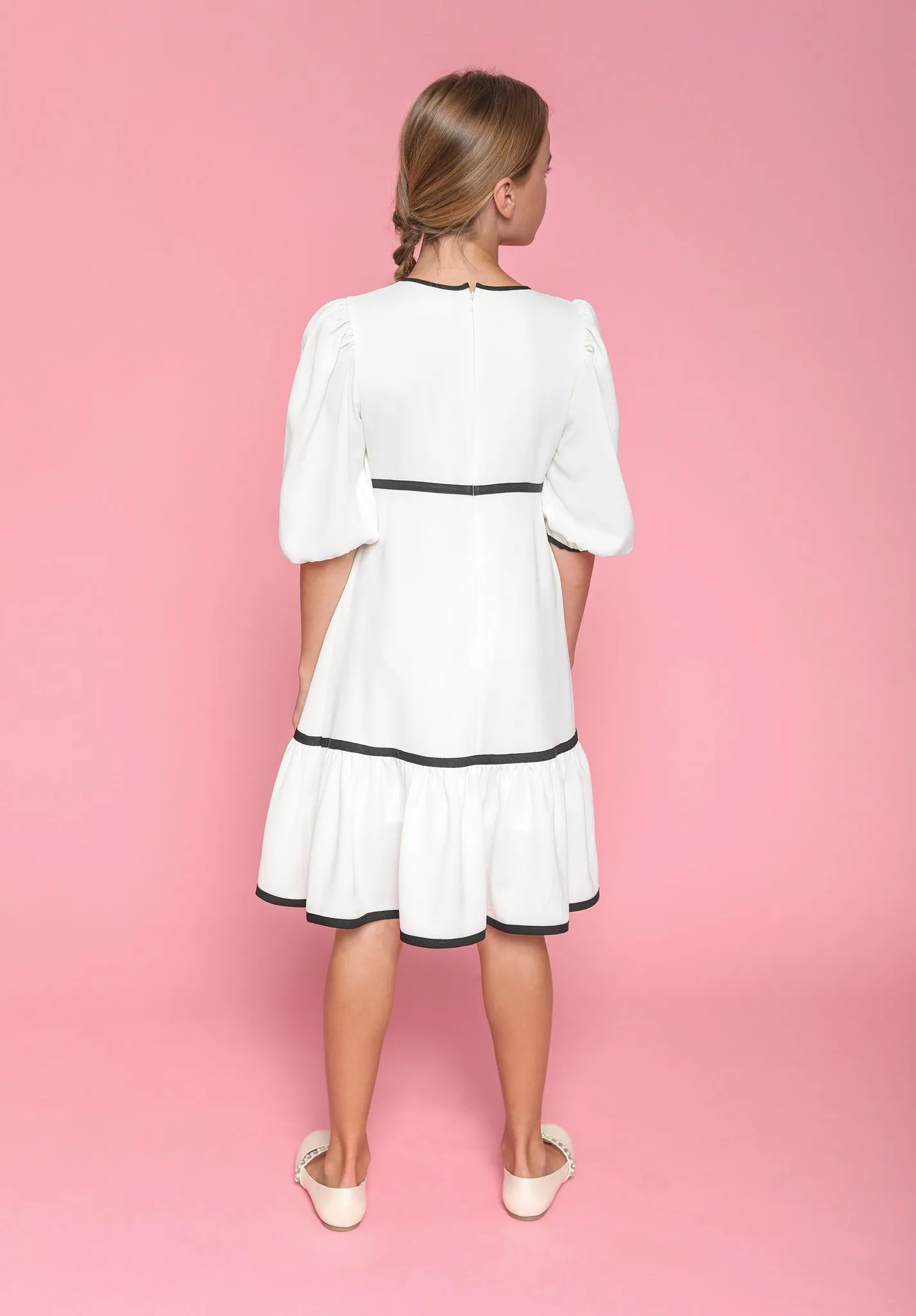 Pearl (light blue)