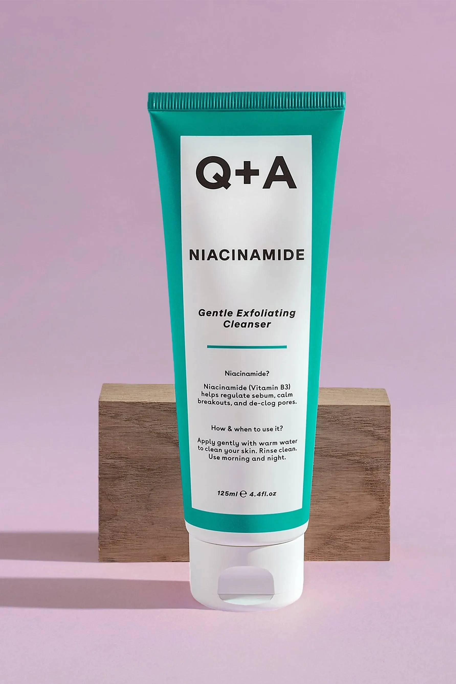 Q A Niacinamide Gentle Exfoliating Cleanser