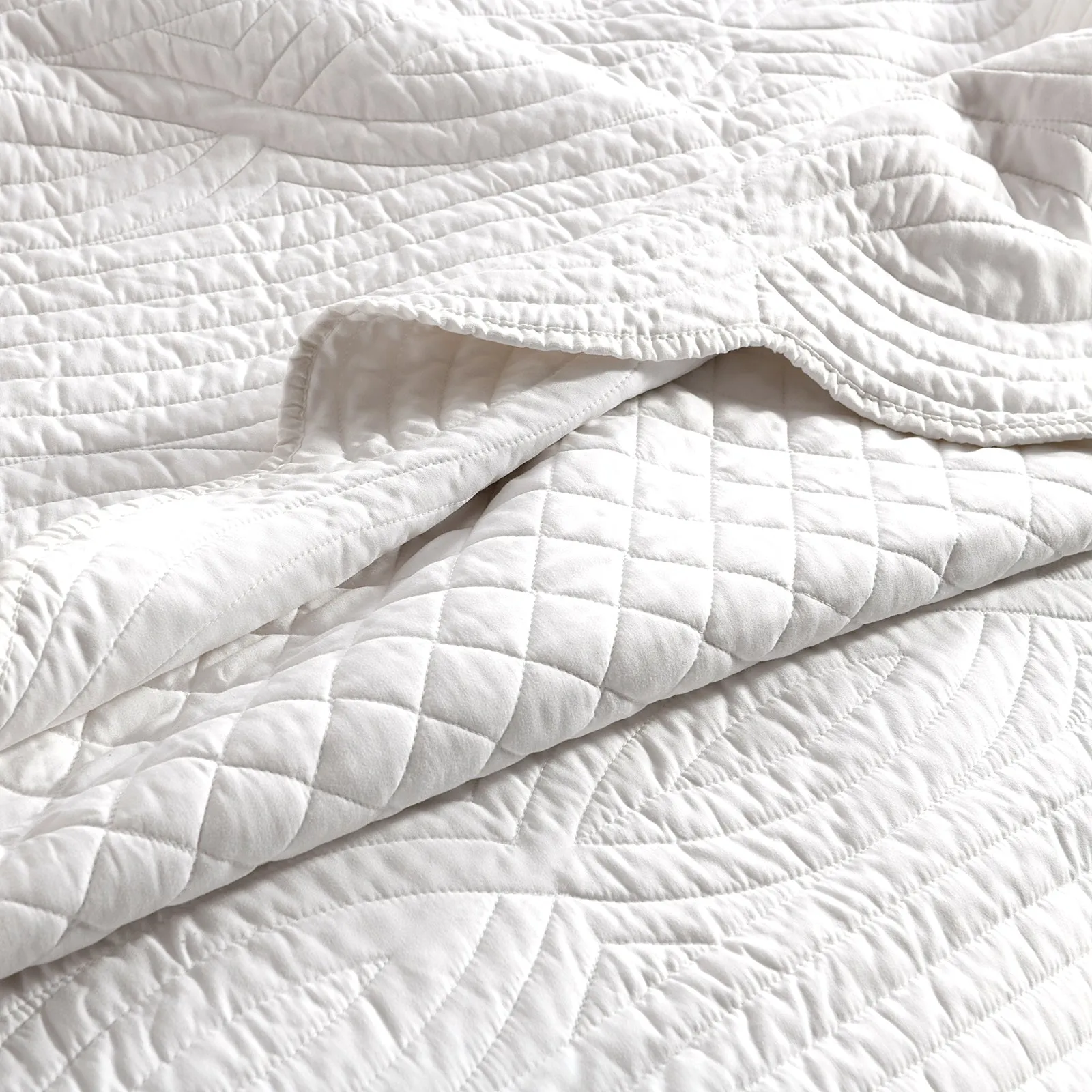 Renee Taylor Scallop Jacquard Coverlet Set - PEARL