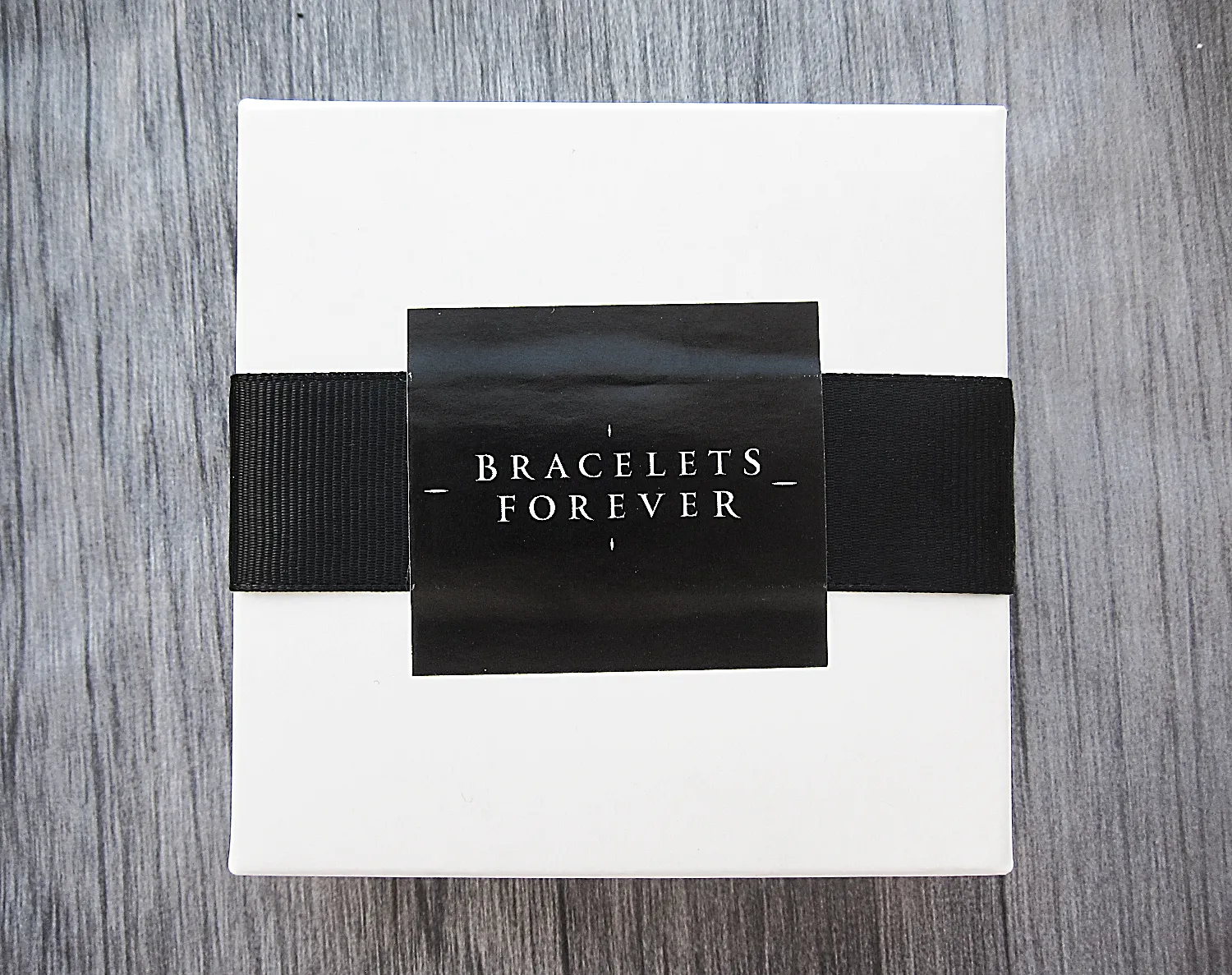 Sports men's bracelet with dumbbell bead