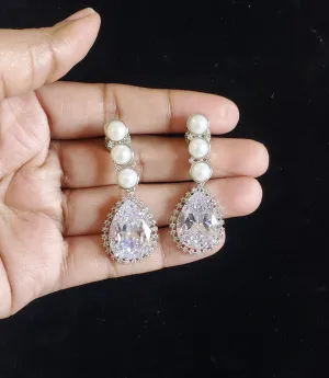 Suganya Cz Pearl Earring With Rhodium Plating White 422041